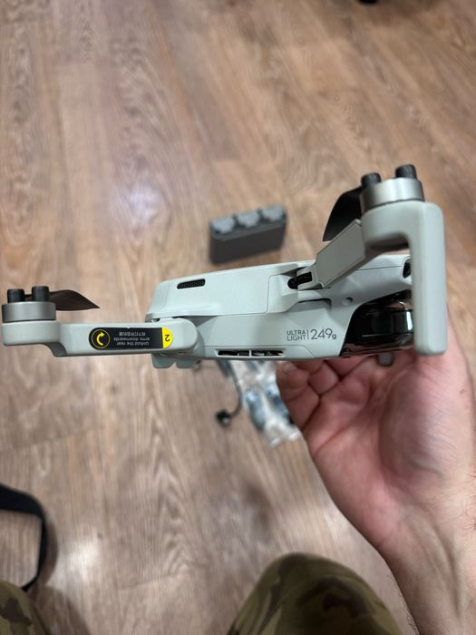Квадрокоптер дрон DJI Mini 2 Fly More Combo