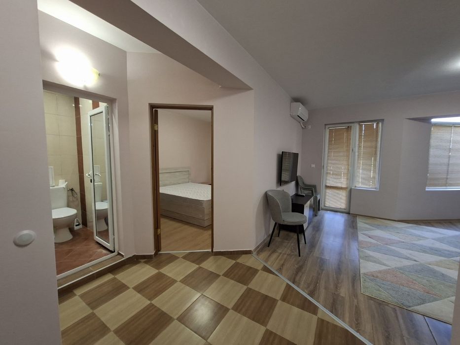 Дава се под наем Двустаен апартамент в Благоевград, Освобождение - 62 кв.м за 306 € - Снимка #2