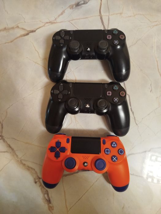 Ps4 1tb 10 игр 3 джойстика