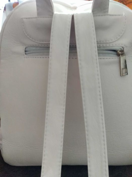 дамска раница от изкуствена кожа