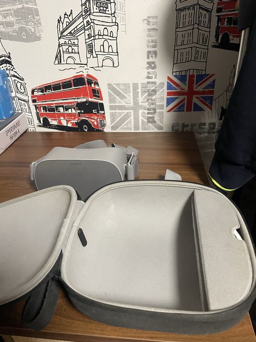 Ochelari VR OCULUS GO 64 gb memorie cu toate accesorile+cablu de 2 m