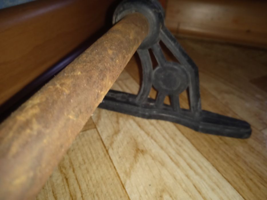 ПРОДАМ советскую ГАРДИНУ (КАРНИЗ) для штор ! Б/у. С 8 крокодильчиками.