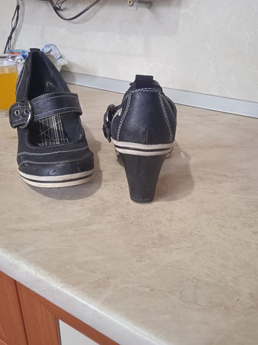 Спортно-елегантни обувки 39 номер