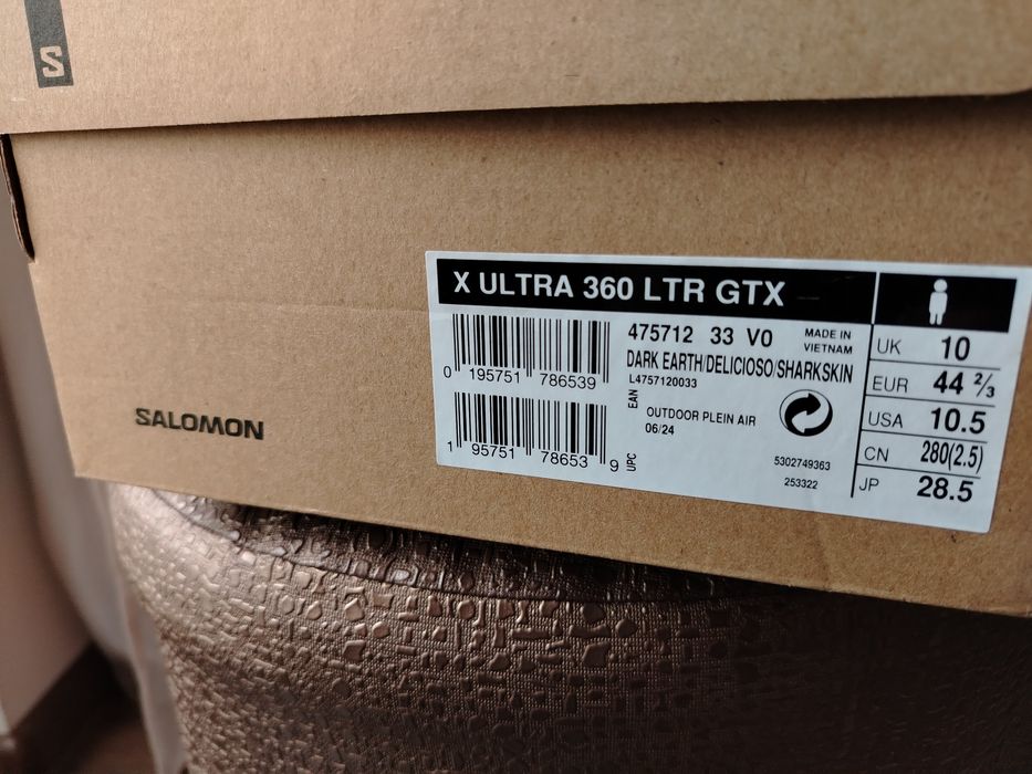 Мъжки туристически обувки. Salomon