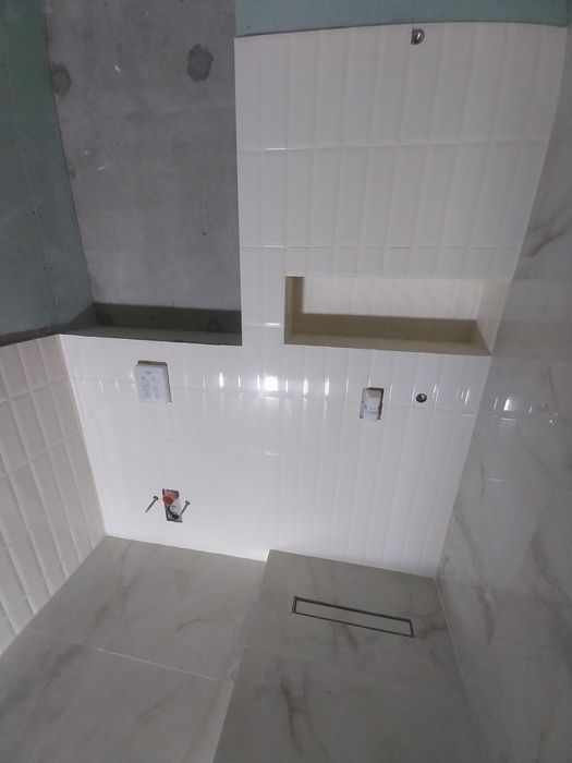 Кафельщик, укладка плитки