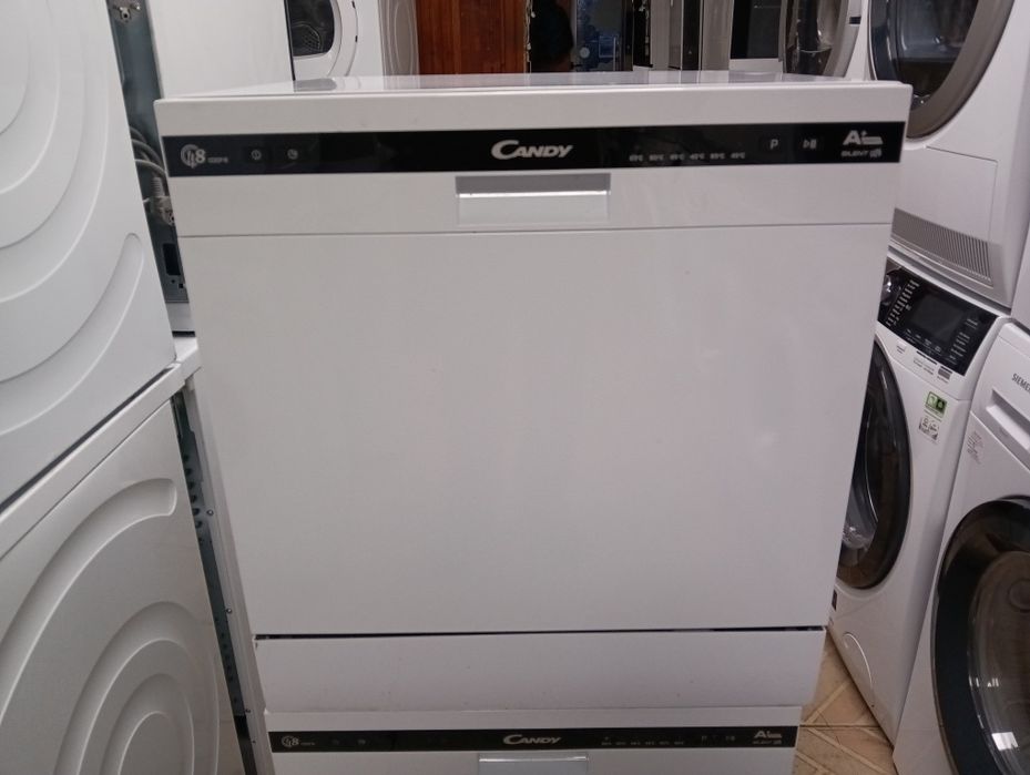 Свободно стояща съдомиялна за 8 комплекта кубче Candy  2 год.Гаранция!