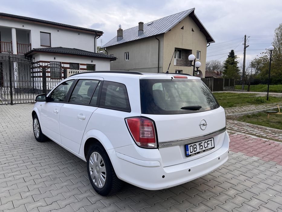 Opel astra h 2013 cu doar 100.000 km reali