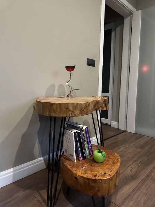 Холови маси с масивен плот с метални крака