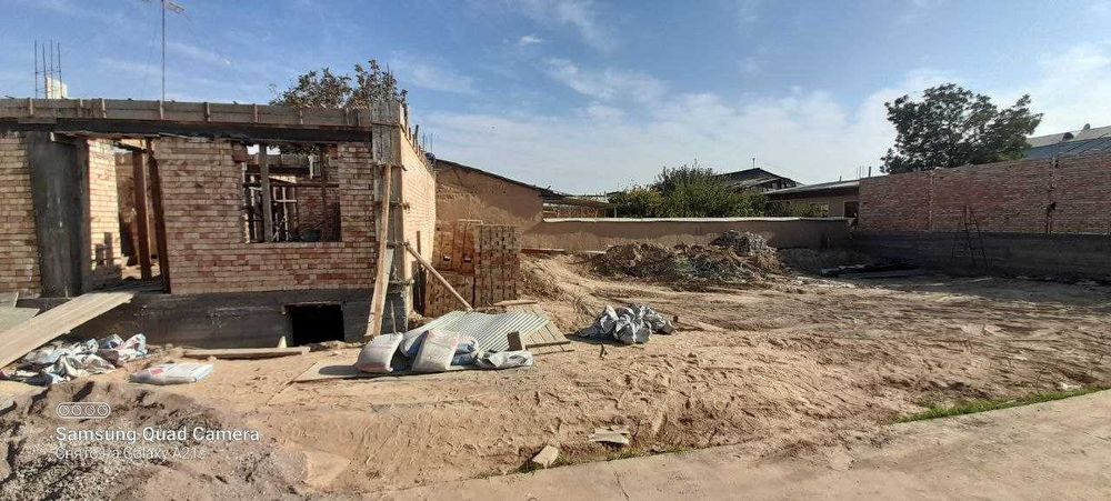 Olmazor tumani Chimboyda 3.4 sotix yer sotiladi.