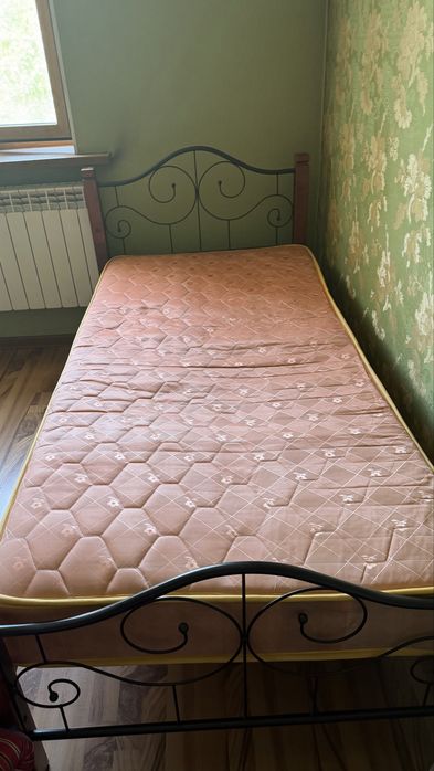 Кровать односпальная металлическая с матрасом
