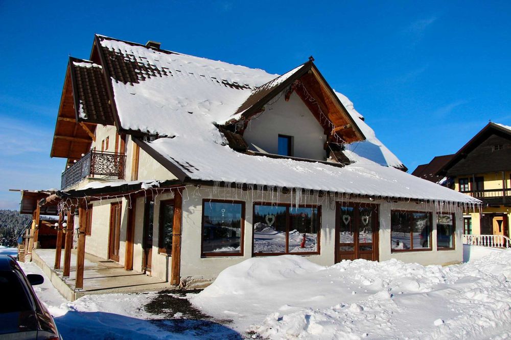 Cabana de inchiriat cota 1200 Tihuta