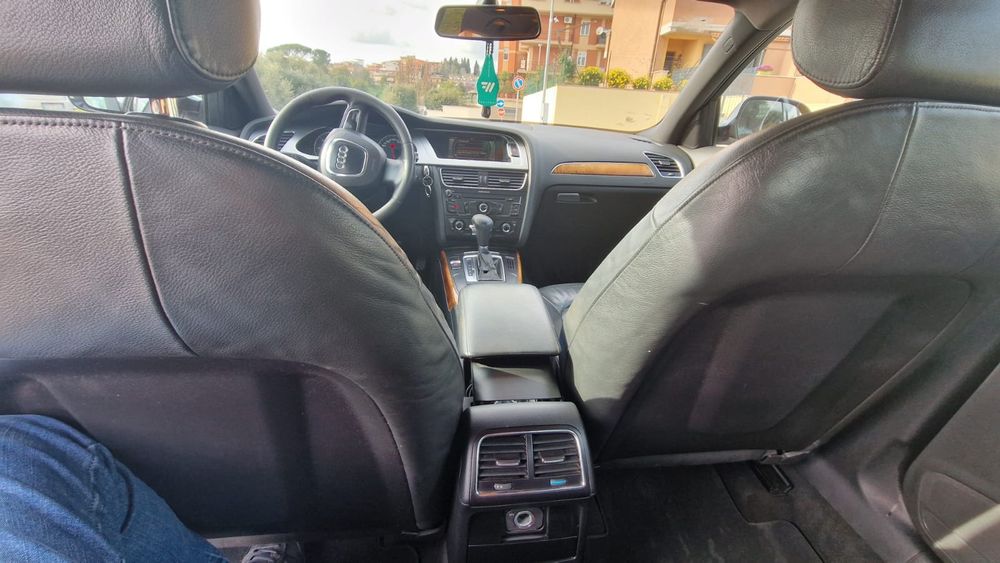 Vand Audi a4  2.7 diesel automat foarte bine întreținută!