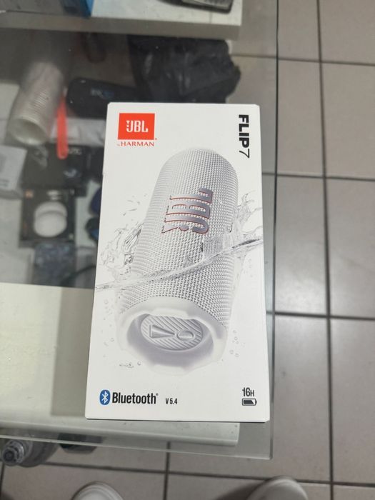 Vind Boxa Jbl noua