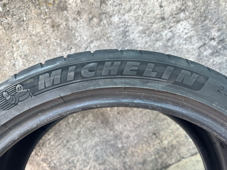 Michelin PilotSport 235/40/19