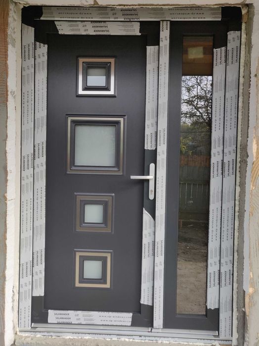 Reparatii termopane -- Plase insecte
 -- Rulouri exterioare