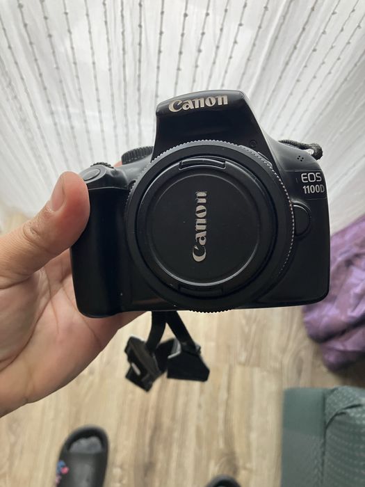 Canon 1100D + Canon 40 mm F2.8