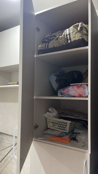 Продам шкаф пенал.