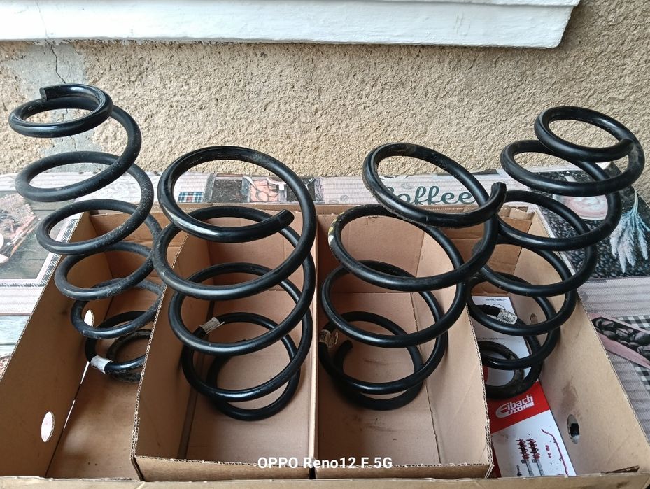 Vând set arcuri fata spate Audi A 3