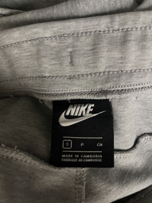 Nike tech fleece old season