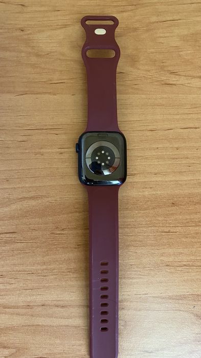 Vând APPLE WATCH seria 7 impecabil.