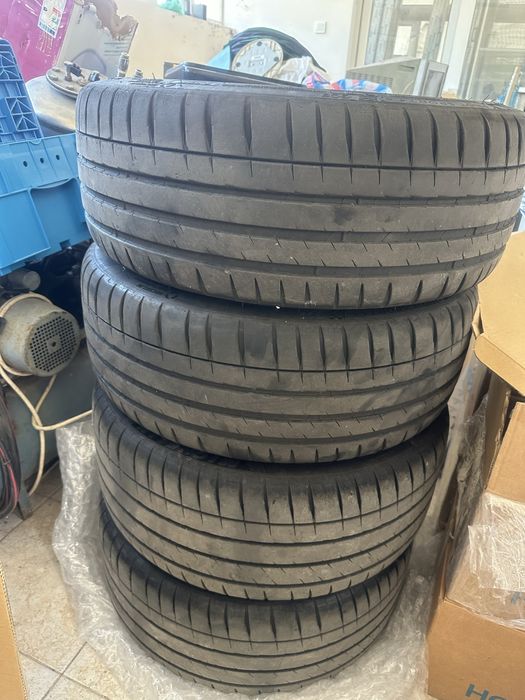 Продавам 4 броя Michelin pilot sport 4S DOT22 Грайфер 6,5мм