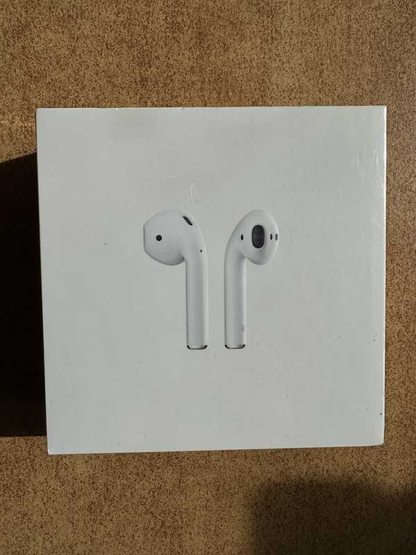 Один наушник airpods не заряжается в кейсе