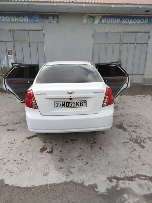 Lacetti 2013 sotiladi