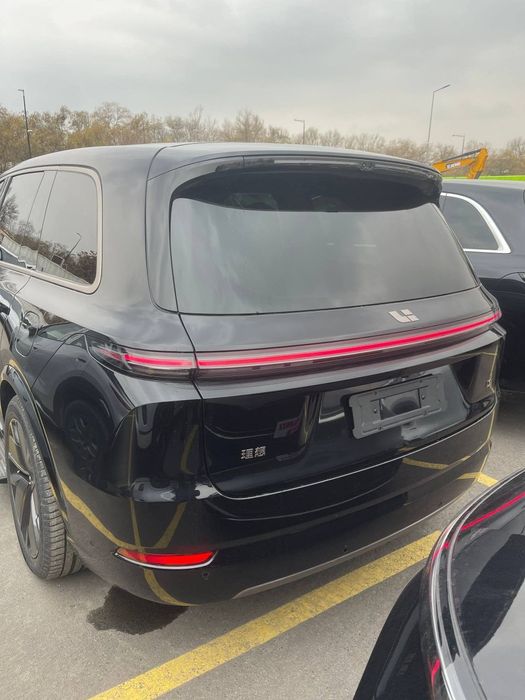 ** Lixiang Li 9 restayling ultra full