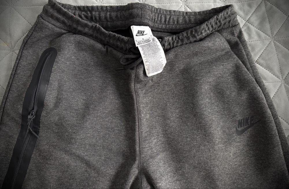 Pantaloni scurti Nike marimea L ca noi