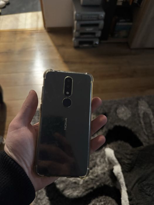 Telefon Nokia + husa