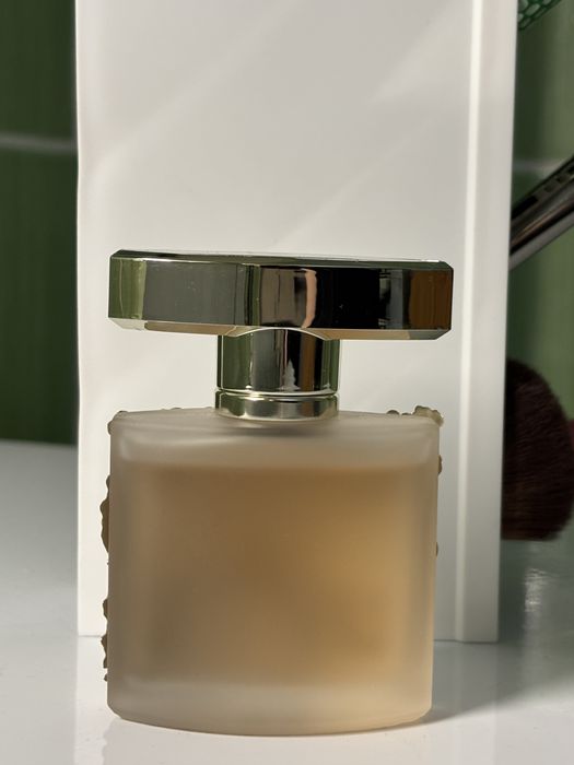 Oscar de la Renta - bella essence