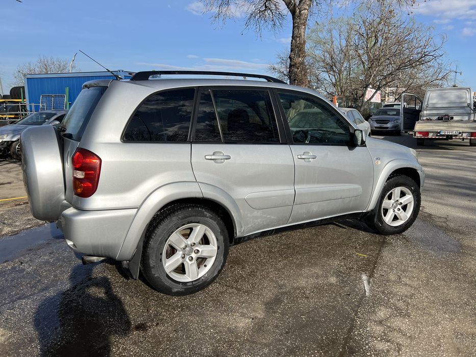 Toyota Rav-4 2.0D4D 2005 г. фейслифт на части