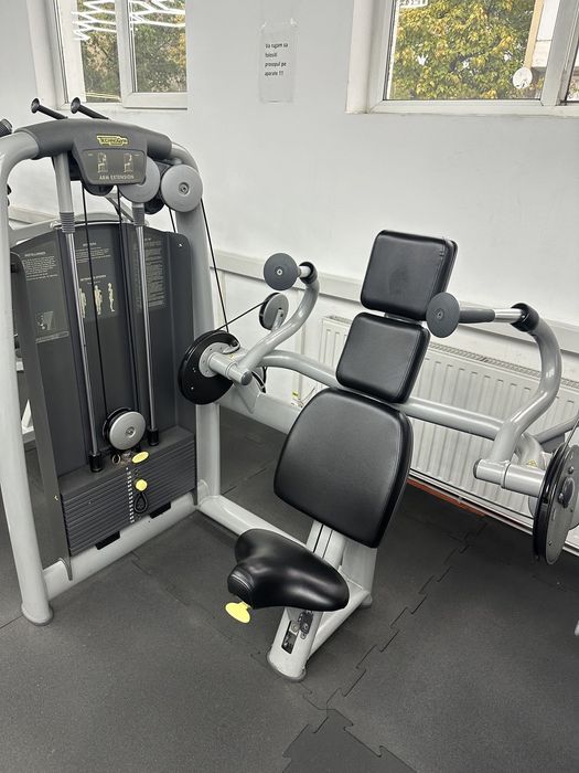Technogym Selection – 10 aparate piept, spate, umeri și brațe