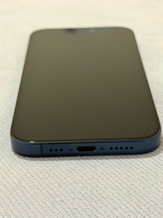 iPhone 15 Pro 256 GB – impecabil, fără zgârieturi, baterie 88%
