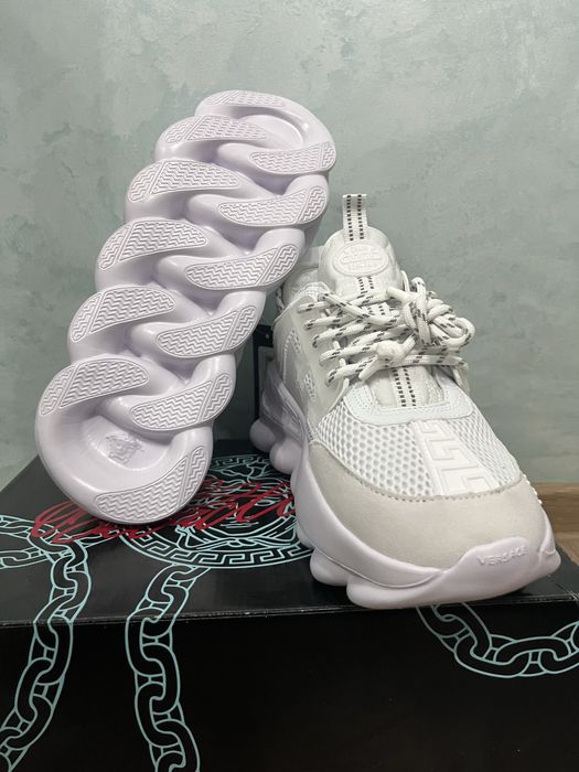 Versace chain reaction