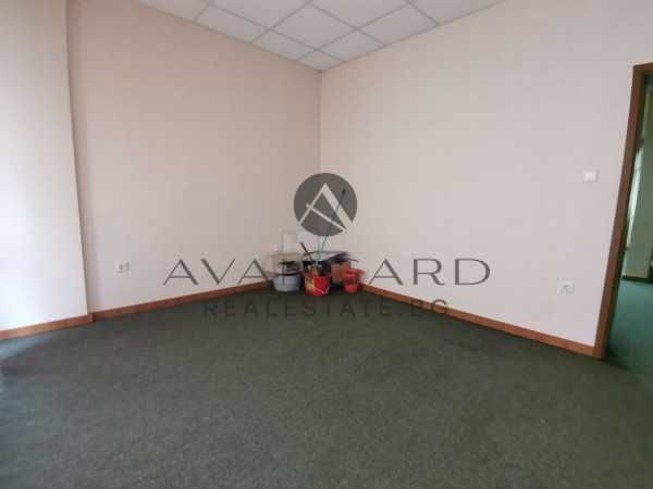 Продава се Четиристаен апартамент в Пловдив, Кършияка - 190 кв.м за 781 €/кв.м - Снимка #7