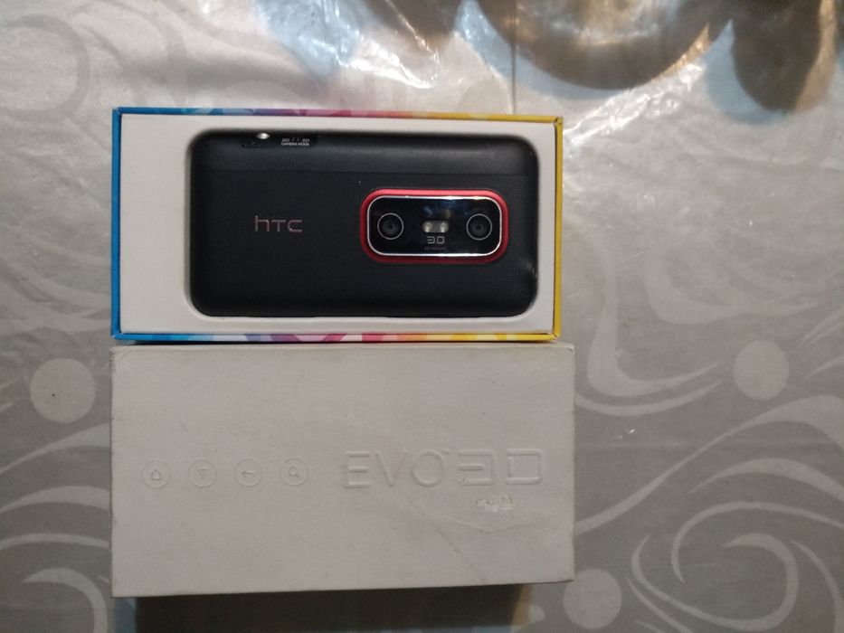 Продаётся HTC ево 3 д
