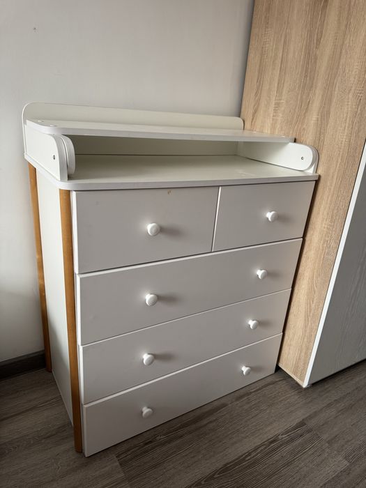 Пеленальный стол