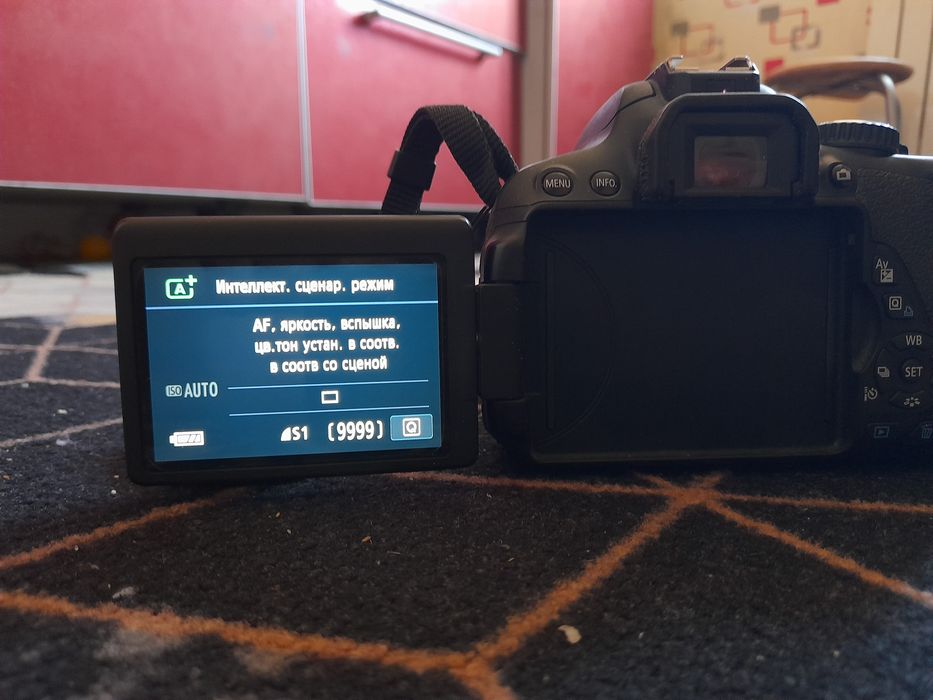 Продам Canon EOS 650D