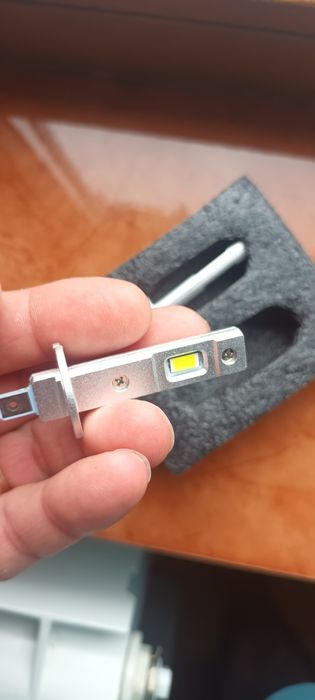 Becuri auto led H1