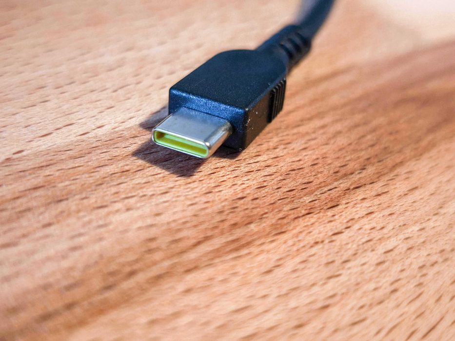 Зарядно лаптоп телефон Lenovo ADLX65YDC3D 65W 20V 3.25A USB C charger