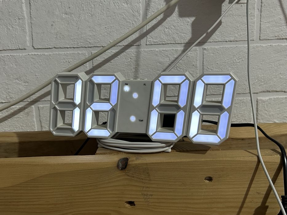 часы 3D электронные