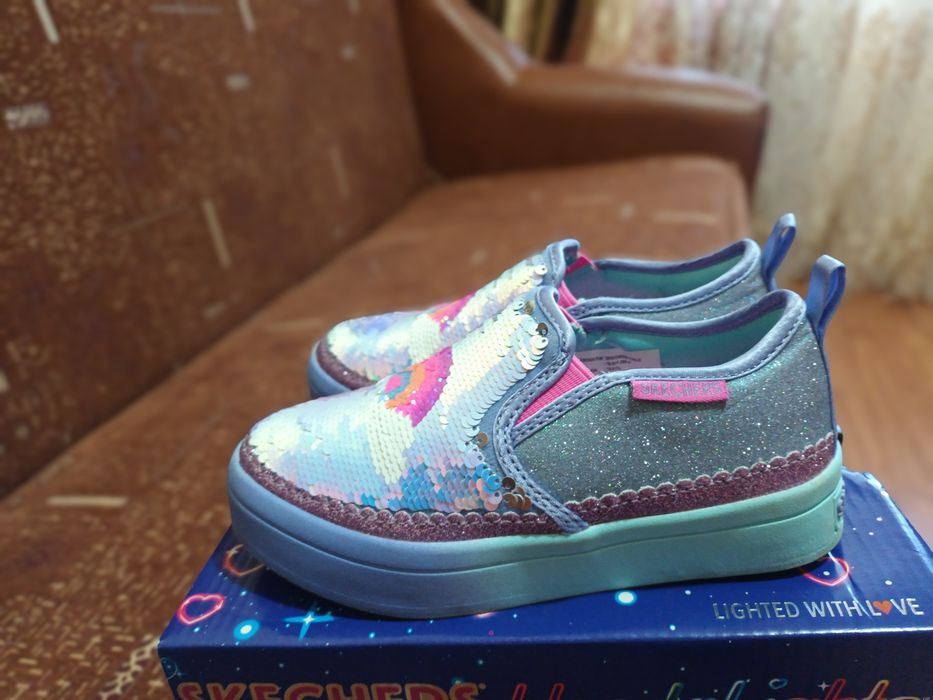 Adidasi fetite și băieți noi