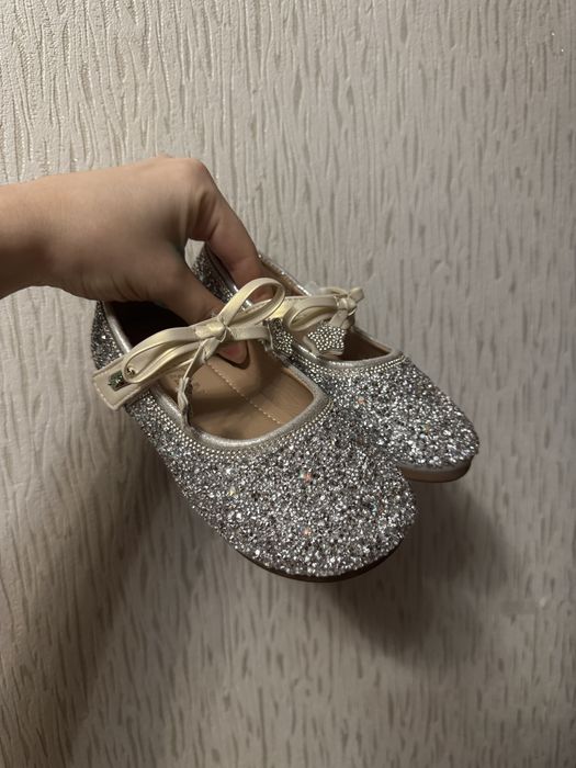 Новые мягкие туфли для девочки