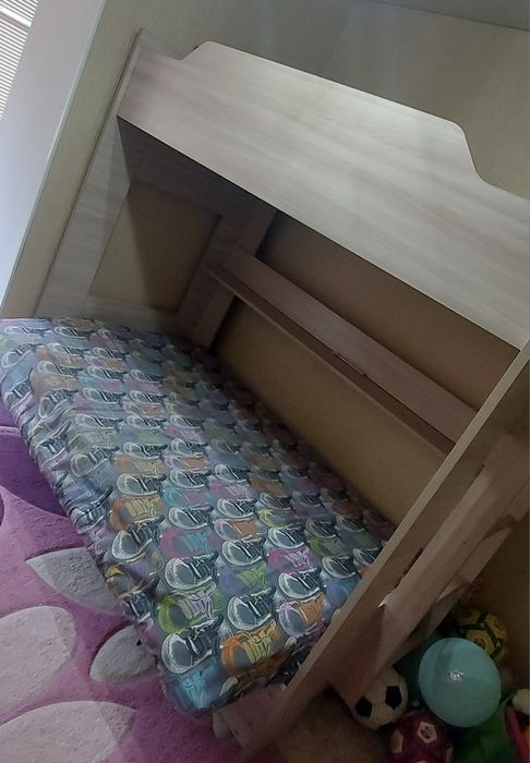 Продам двухъярусную кровать