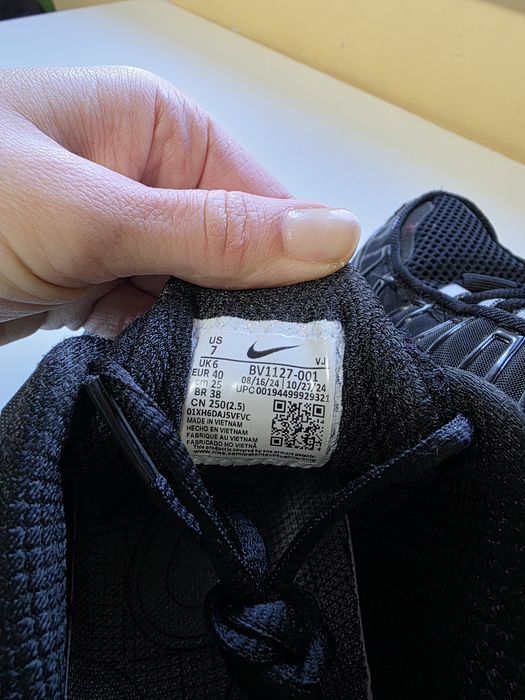 Nike 40 номер
Shox TL sneakers