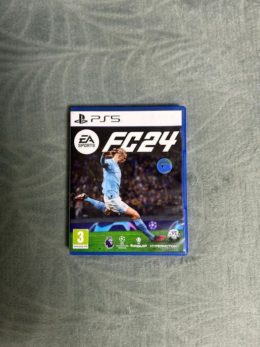 Vând FIFA 23, FC 24, FC 25.