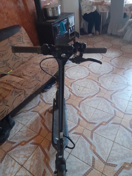 Vand trotineta electrica cu acte și garanție