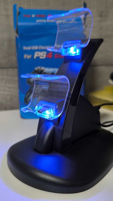 Зареждаща станция за  ps4 и ps5