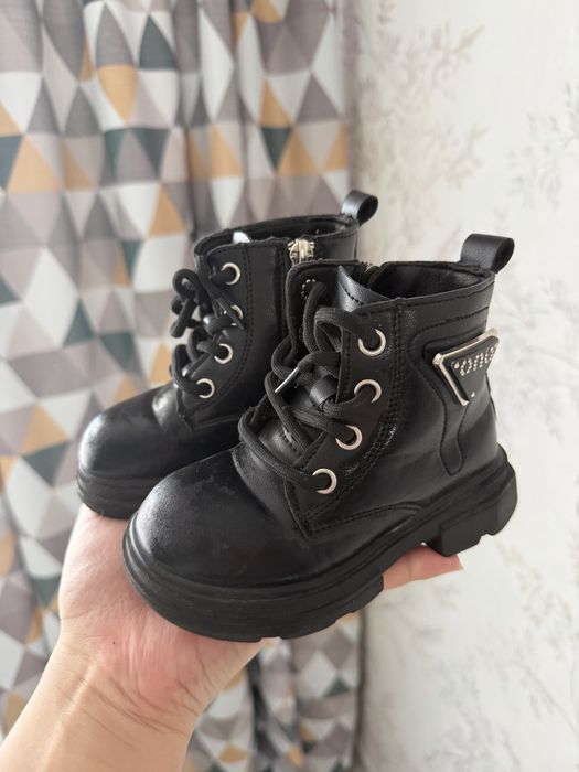 Продам весеннюю детскую обувь для девочки